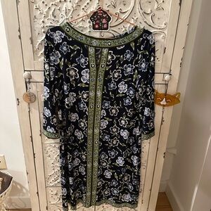 Beautiful dress, hangs very well